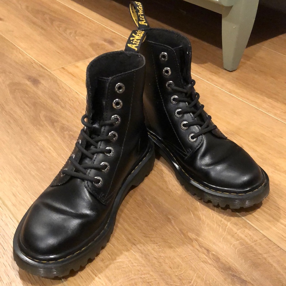 DOC MARTENS great condition AND water treated